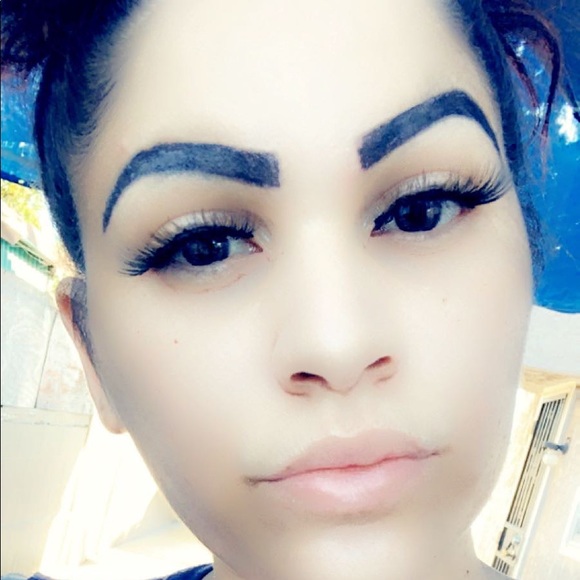 Meet your Posher, Breanne - Picture 4 of 5